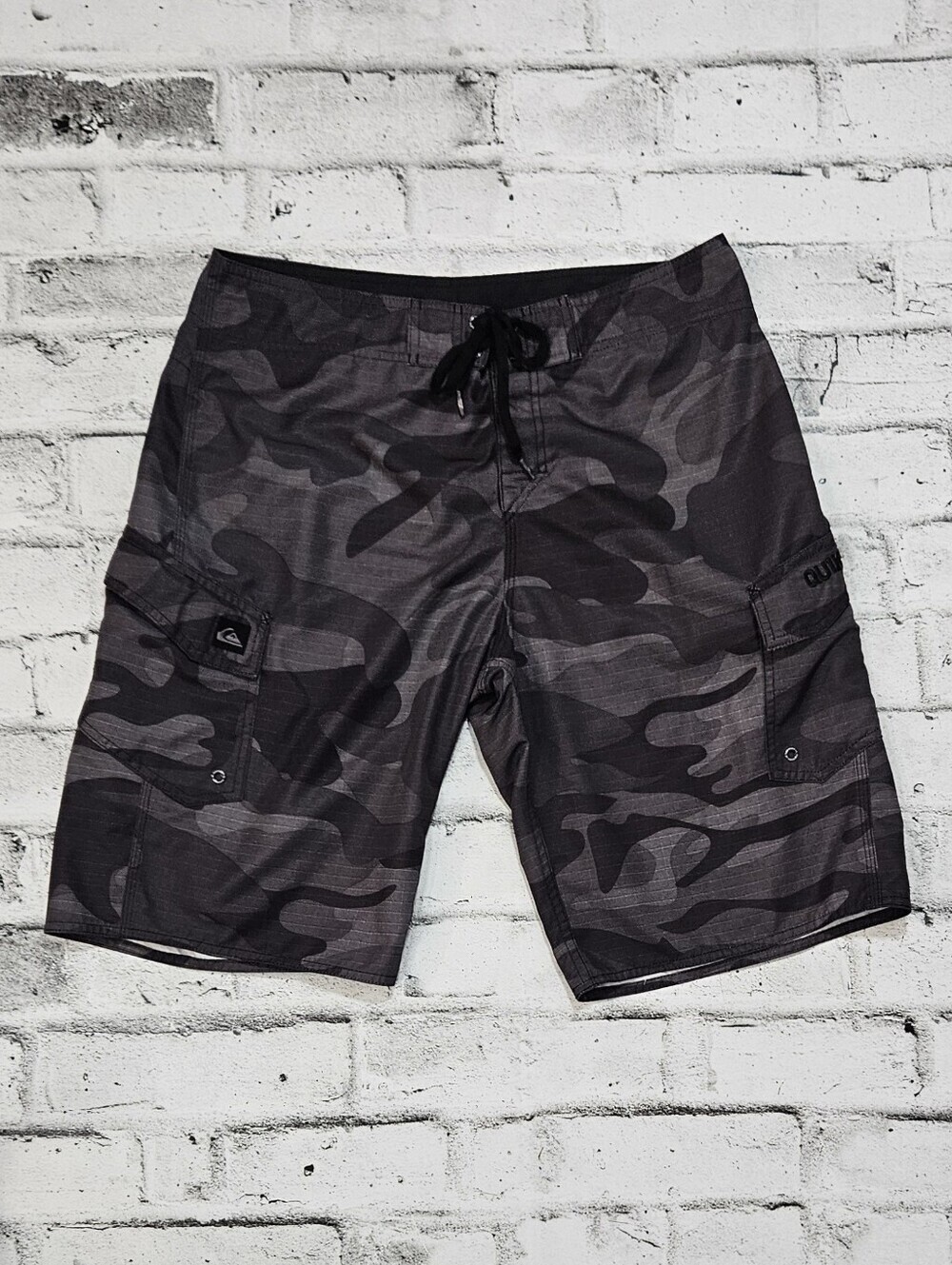 Quiksilver Camo Board Shorts Mens 33 Surf Swim Beach Cargo Shorts